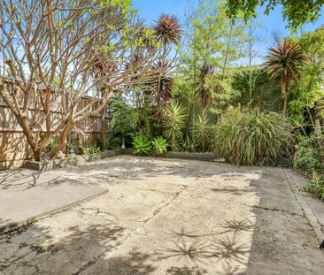 Charming Two-Bedroom Residence in the Heart of St Peters - Photo 6