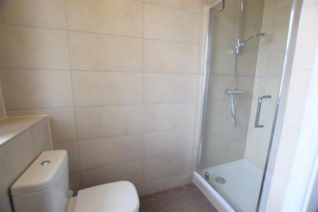 1 Bedroom Apartment To Let - Photo 5