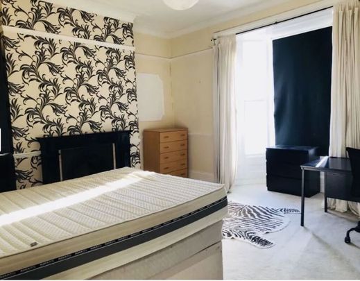 6 Bed Student Accommodation - Photo 1