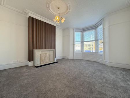 2 bedroom maisonette to rent - Photo 2