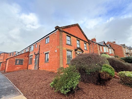 Sherborne Road, Yeovil, Somerset - Photo 1