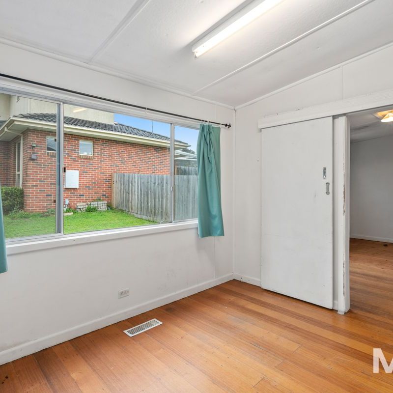 1/13 Johnston Street, Burwood - Photo 1