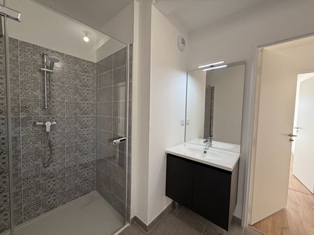 Location Appartement 3 pièces 65m² - Photo 5