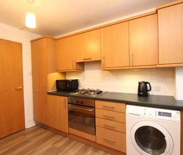 2 bedroom flat to rent - Photo 3