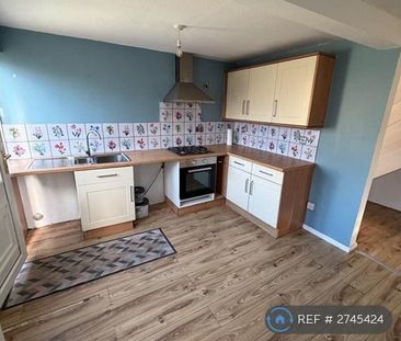 3 bedroom semi-detached house to rent - Photo 4