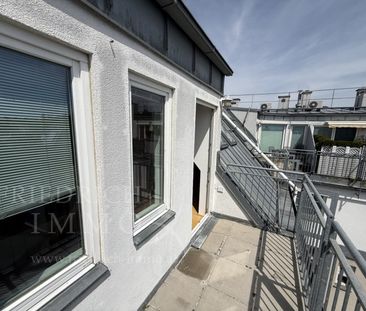 Charmante Dachgeschosswohnung mit Terrasse, Klimaanlage und grünem ... - Photo 6