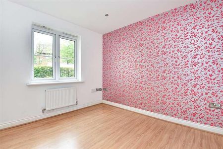 Waterloo Road, Crowthorne, RG45 - Photo 3