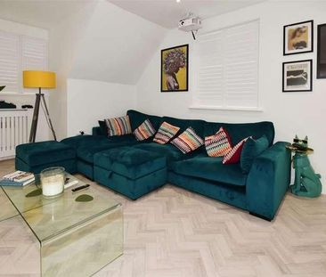 High Road, Buckhurst Hill, IG9 - Photo 1