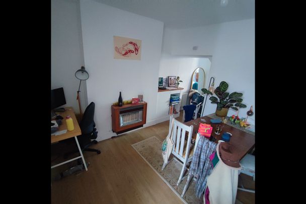 2 Bed Terraced House, Bristol, BS4 - Photo 1