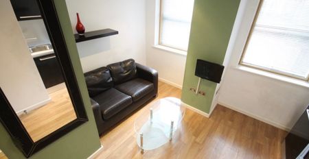 1 Bed - Apartment 15, West Point, City Centre, Leeds - LS1 4JJ - Student/Professional - Photo 2