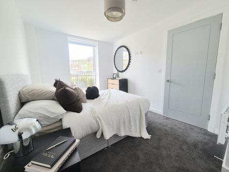 Cow Green, Halifax - Photo 3