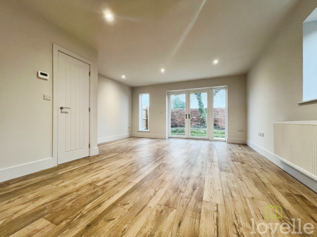 2 bedroom Terraced House To Let - Photo 2