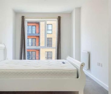 Davies House, Vousden Grove, London, SE28 - Photo 4