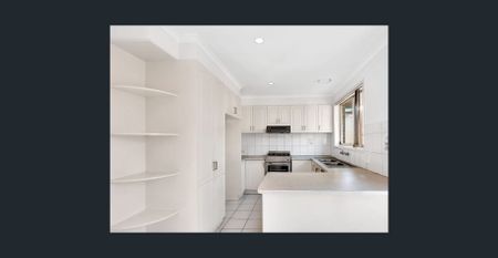 Charming 3 Bedroom Home - Photo 5