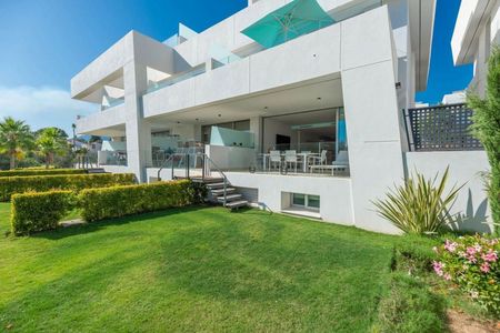 Alquiler de chalet adosado en Avenida La Finca - Photo 2