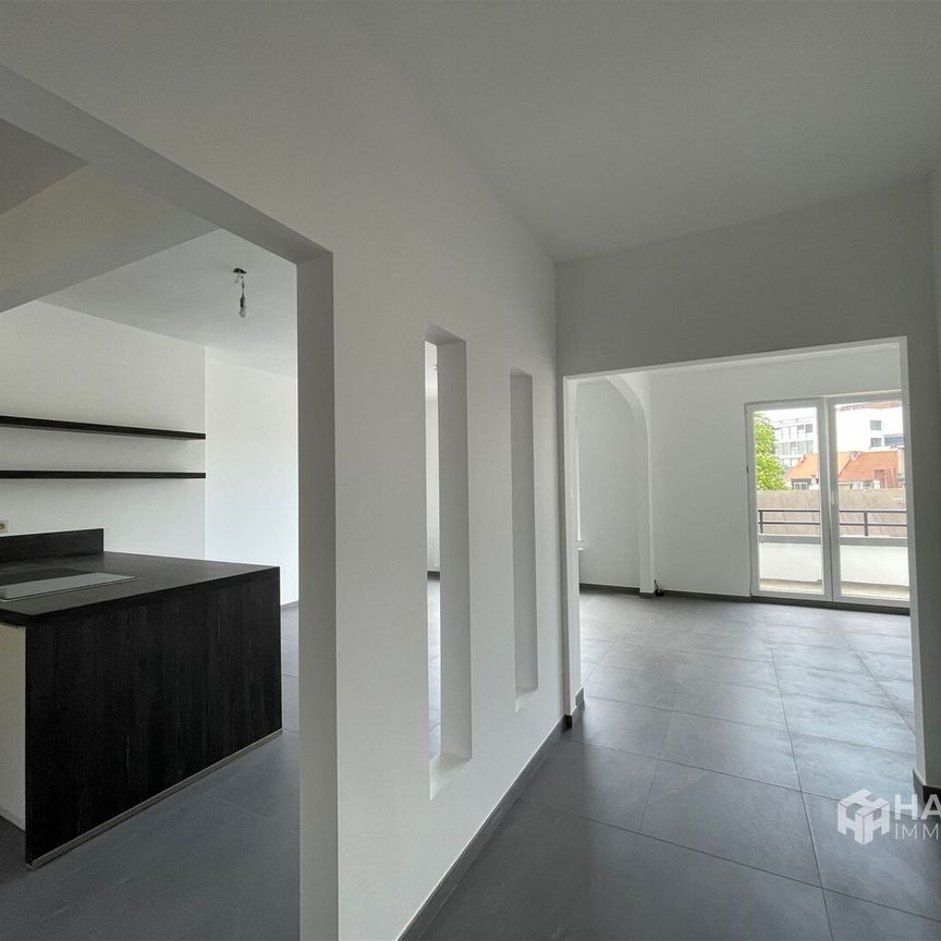 Prachtig gerenoveerd twee slaapkamer appartement van ca. 105m² in charmant gebouw op toplocatie! - Photo 1