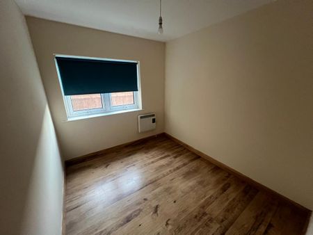 2 bedroom ground floor flat to rent - Photo 3
