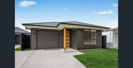 Brand new, premium free-standing contemporary home - Photo 5