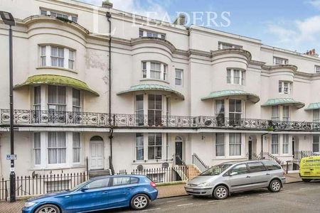 Cavendish Place, BN21 - Photo 2