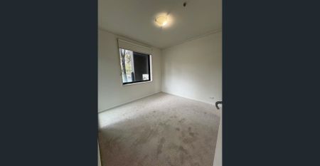 Modern 2-Bedroom Apartment with Parking in Prime Southbank Location - Photo 4