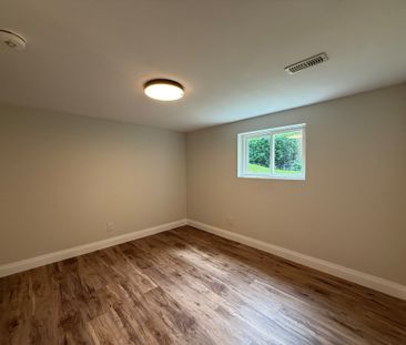 115 Speedvale Avenue West - Photo 4
