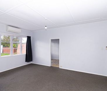 Charming 3BR Home in Fairfield! - Photo 3