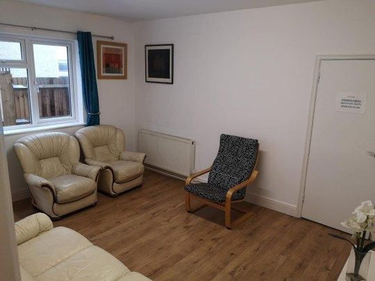 8 bedroom house share to rent - Photo 1