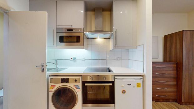 Studio to rent - Photo 1