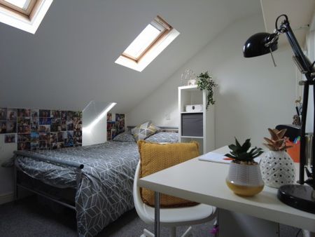 6 Bed - Hereward Street â€“ 6 Bed - Photo 2