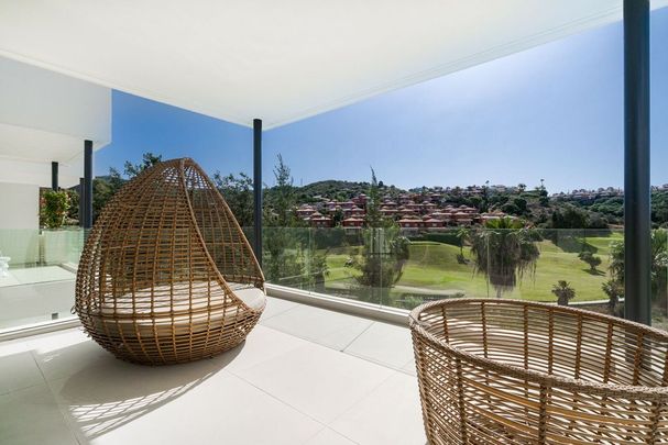 4 bedroom luxury Villa for rent in Marbella Del Este, Spain - Photo 1