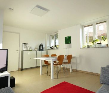 Moderne 3-Zimmer-Wohnung mit Einbauküche im Souterrain - Photo 2