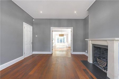 4 bedroom detached house to rent - Photo 4