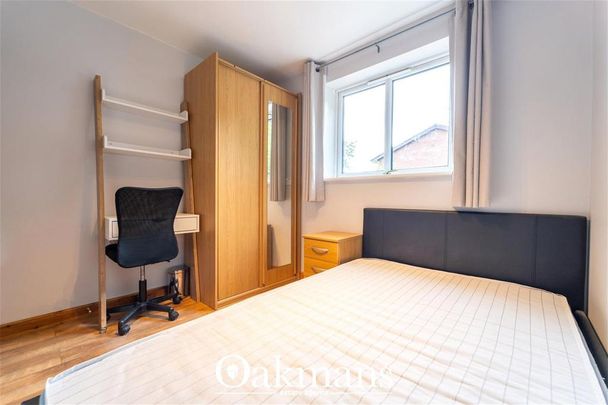 6 bedroom detached house to rent - Photo 1