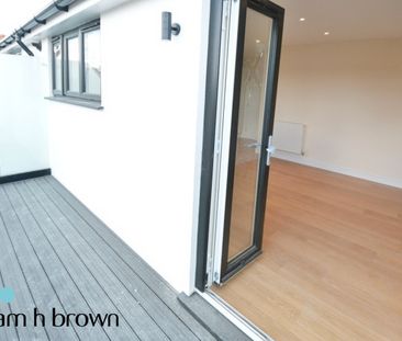 Purfleet Road, South Ockendon, Aveley - Photo 2