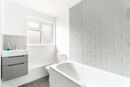 Available unfurnished from 21/11/2025 - Photo 2