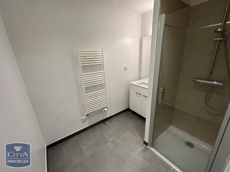 Location Appartement 3 pièces 75m² BOURG EN BRESSE 01000 - Photo 3