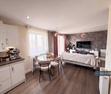 2 bedroom flat to rent - Photo 4
