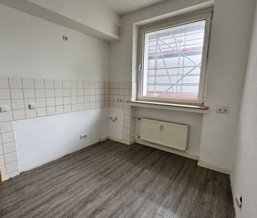 Helle 4-Zimmer-Wohnung zentral in Essen-Frohnhausen! - Photo 1