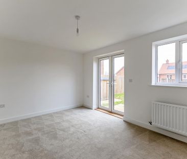 2 bedroom semi-detached house to rent - Photo 2