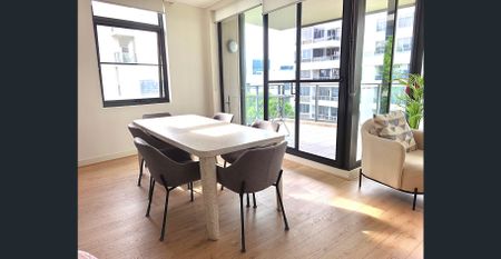 Fully Furnished 2-bedroom Mirvac Apartment - Photo 2