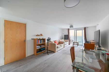 1 bedroom flat to rent - Photo 2