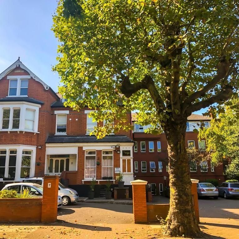Studio Flat, Mapesbury Lodge, NW2 - Photo 1