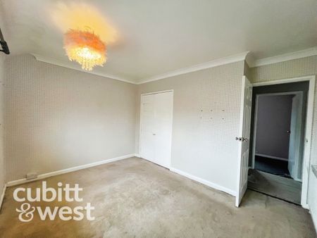 3 bedroom end of terrace house to rent - Photo 4