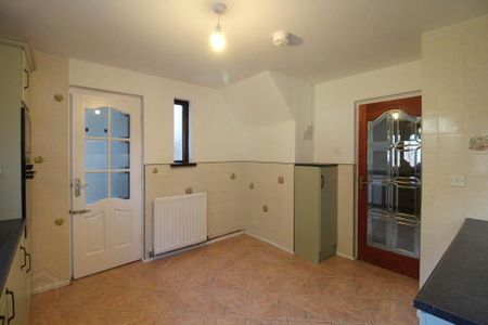 35 Connsbrook Park, Belfast, BT4 1NF - Photo 2