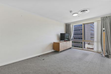 City Apartment in an Unbeatable Location - Photo 2
