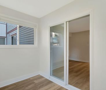 For Lease - 318 Lorry Greenberg Drive Unit# 120, Hunt Club - South ... - Photo 5