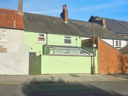 3 bedroom terraced house to rent - Photo 4