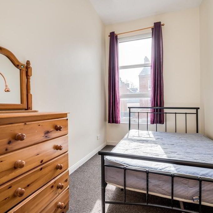 Flat 2, 42 University Street, Belfast, BT7 1FZ - Photo 1
