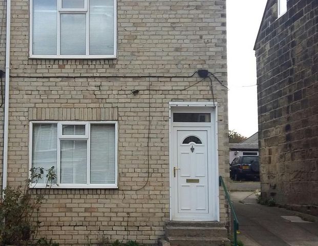 2 bedroom terraced house to rent - Photo 1
