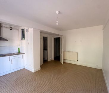 Location Appartement 1 pièce 27m² - Photo 2